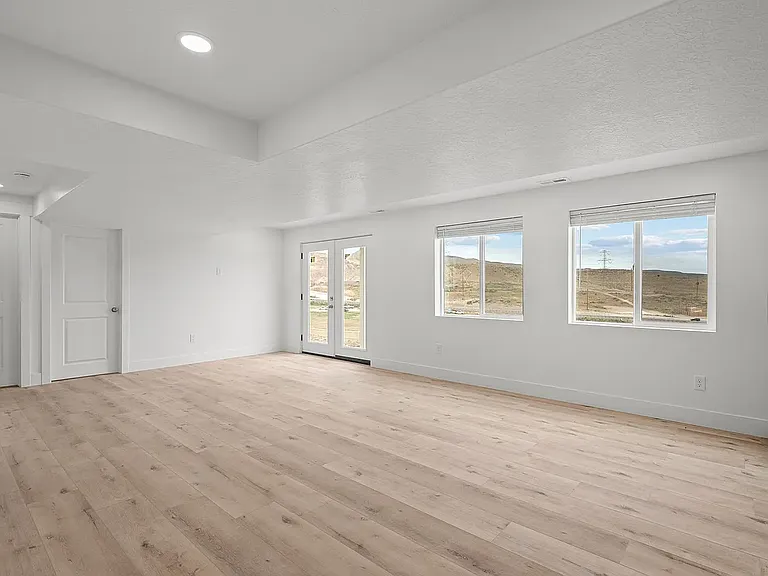 1522 W Russo Dr #BASEMENT — Photo 6