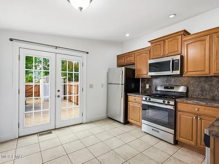 69 Linden Pl — Photo 15