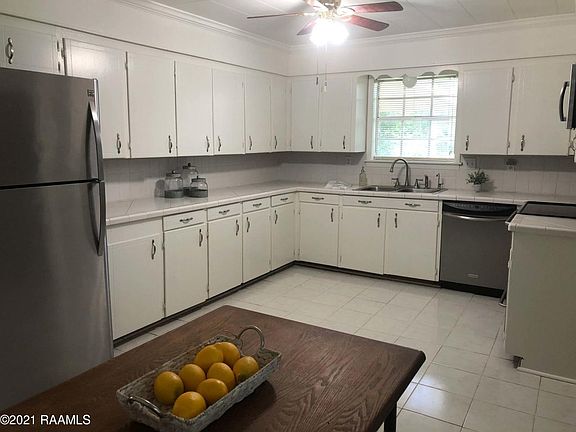 3rd image of 206 Belle Dame Dr
