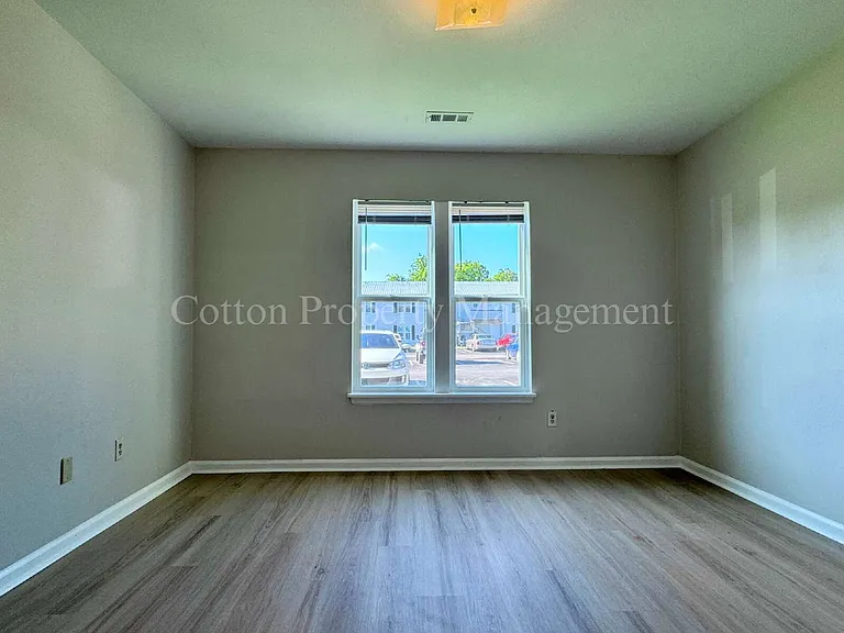 315 S Dudley St #13 — Photo 11