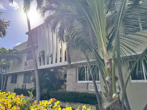4740 Pine Tree Dr APT 31, Miami Beach, FL 33140