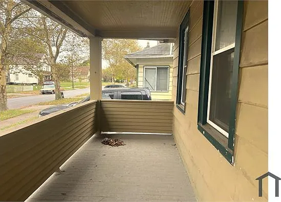 1407 Foster Ave — Photo 5
