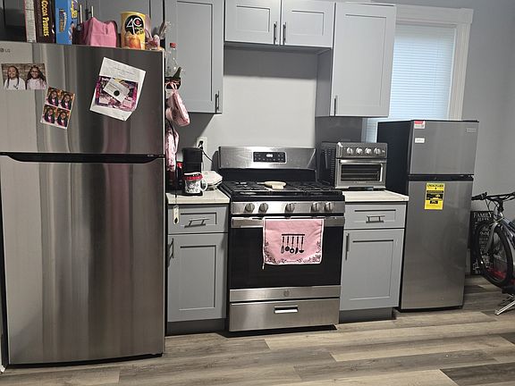3rd image of 78-80 Sisson Avenue