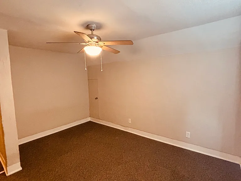 205 E Saint Louis St #6 — Photo 7