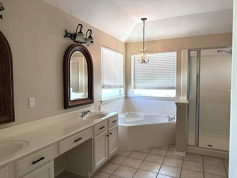 2406 Hillside Dr — Photo 8