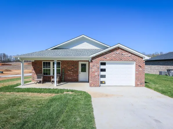 691 Elmdale Rd, Paducah, KY 42003