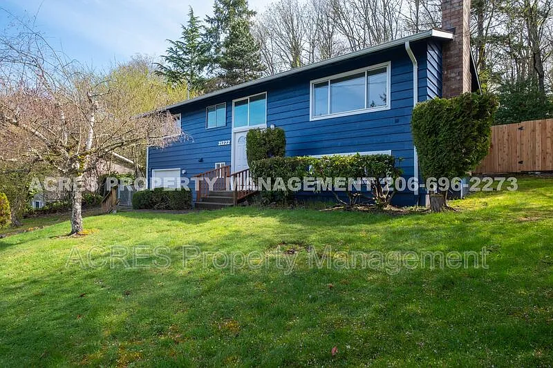 4 bed, 3.0 bath, 2120 sqft, $3,725 — Photo 2