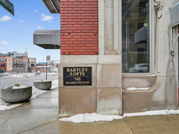 745 Washington St APT 305, Toledo, OH 43604