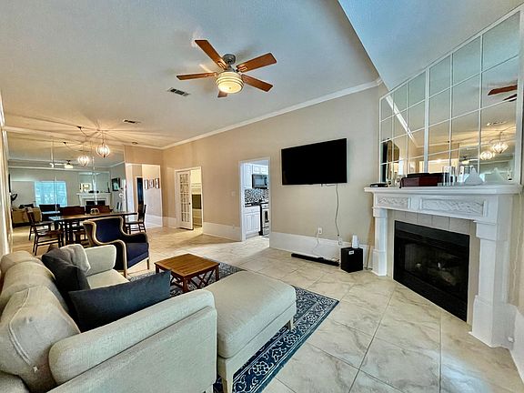 2nd image of 1365 Greenvista Ln