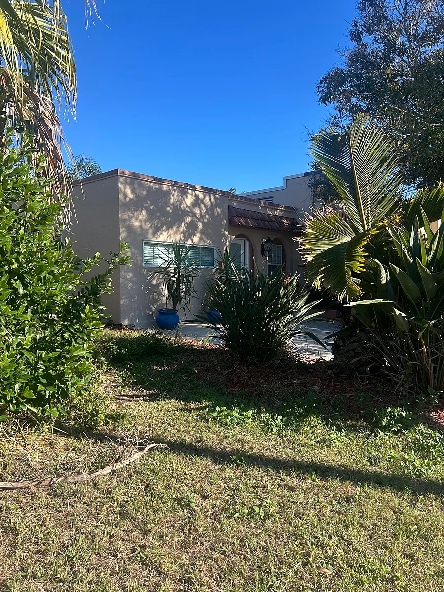 Building Photo - 726 N Peninsula Dr #1