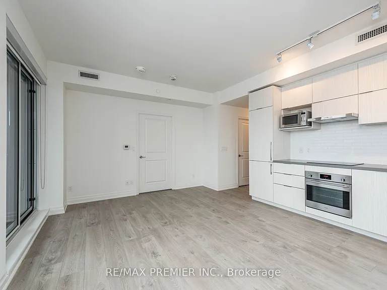 10 Rouge Valley Dr W #808 — Photo 15
