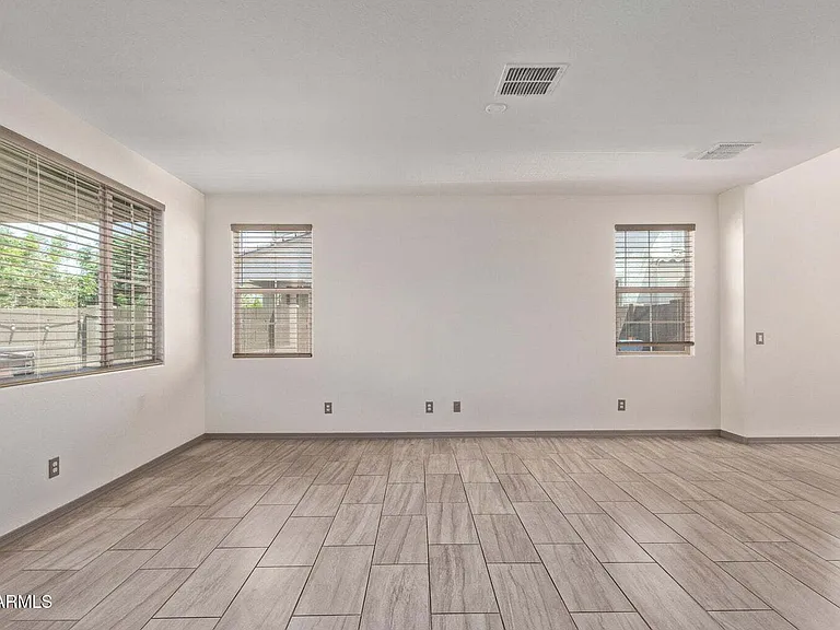 905 S Canal Dr #30 — Photo 8