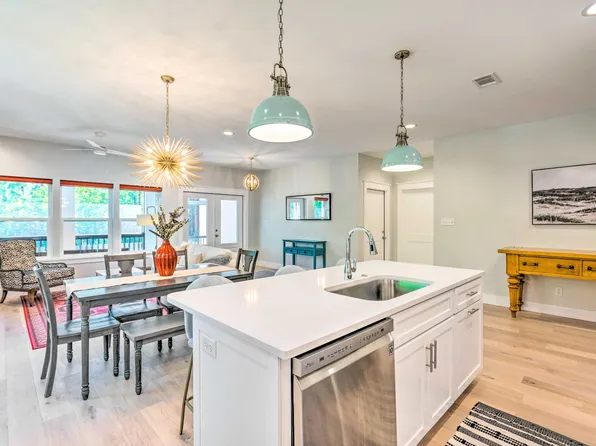 120 N 6th St, Santa Rosa Beach, FL 32459