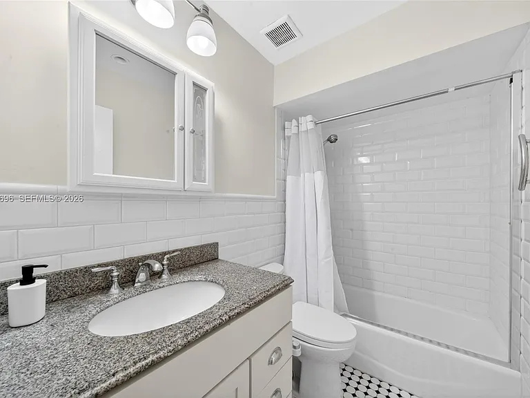 6815 Edgewater Dr #108 — Photo 16