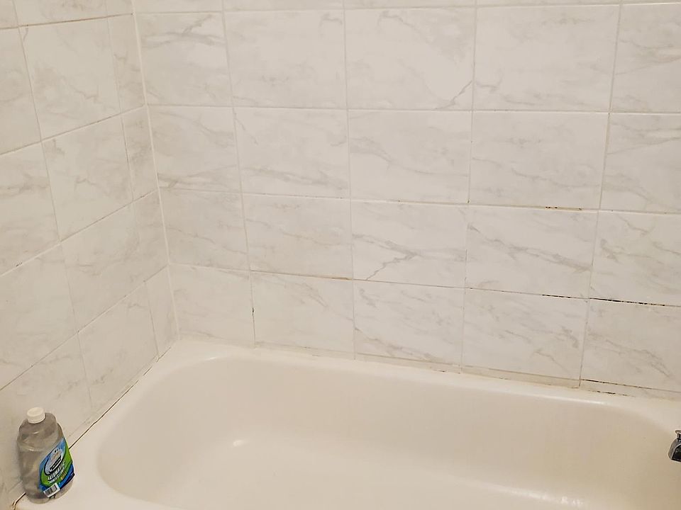 1st image of 1867 N Green Ln N #2a & 1a