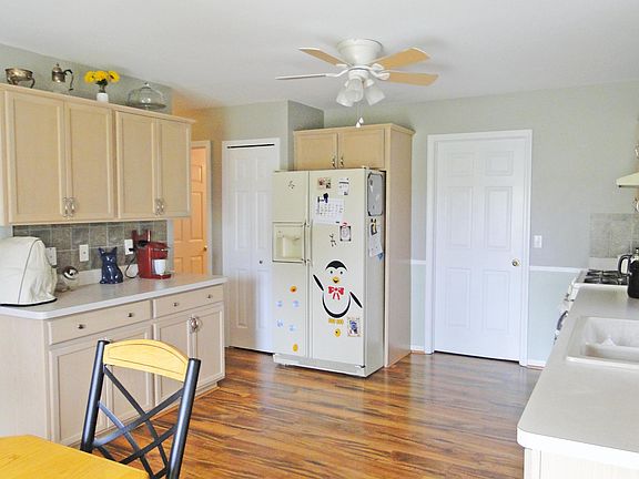 4th image of 30051 Hickory Dr