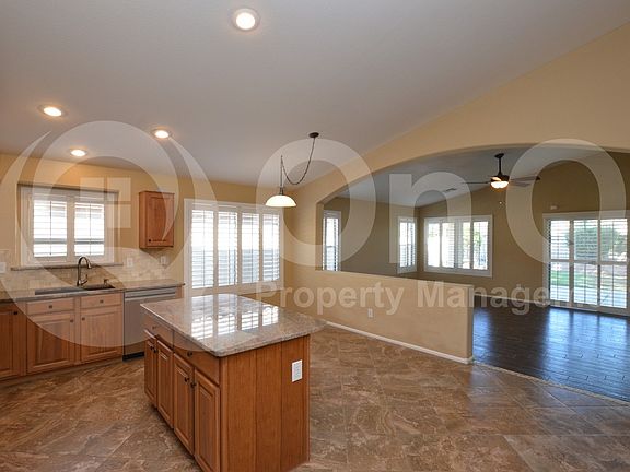 3rd image of 29979 N Maravilla Dr