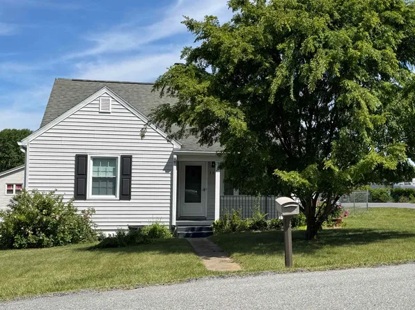 114 Devon Rd, Staunton, VA 24401