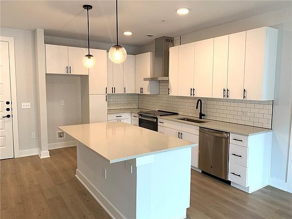 2nd image of 3101 Govalle Ave #202