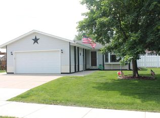 N169W20209 Chateau Dr, Jackson, WI 53037