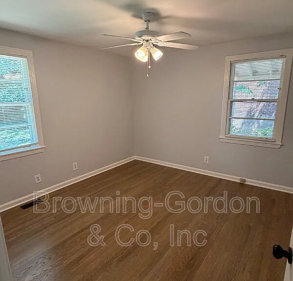 538 Fairlane Dr — Photo 12