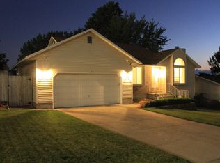 988 E Dupler Rd, Sandy, UT 84094