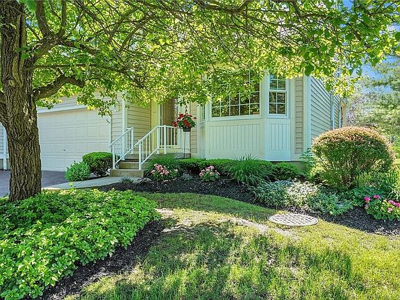 5th image of 32 Pond Brook Dr