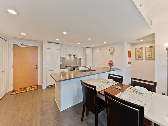 5th image of 3333 Brown Rd #1201
