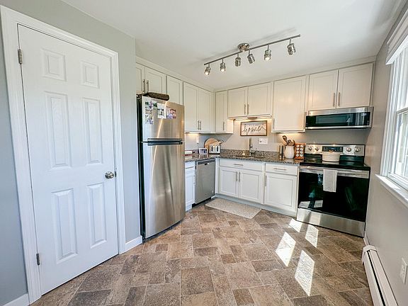 3rd image of 70 Wilson Ln APT 3