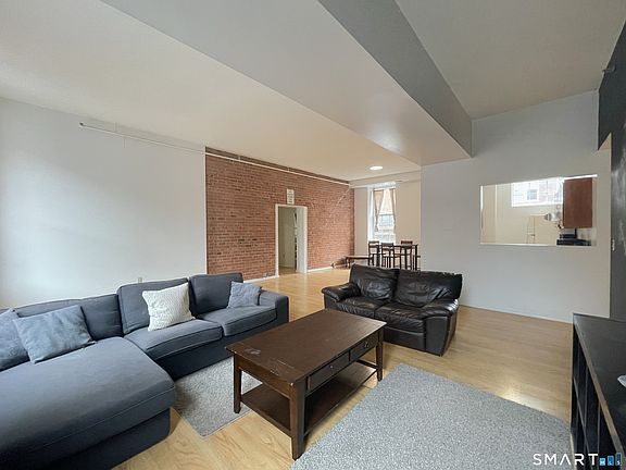 5th image of 196 Crown St APT 210