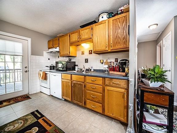 4th image of 1405 N Osage Trl