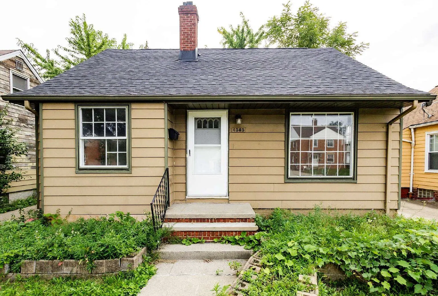 3 bed, 1.5 bath, 1085 sqft, $1,395 — Photo 1