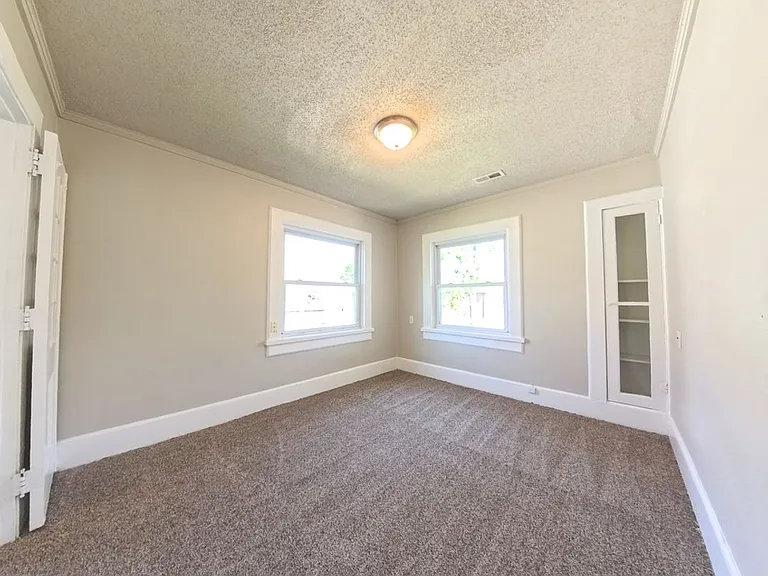 3303 University Ave — Photo 13