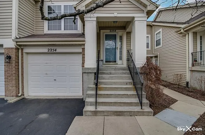 2 bed, 1658 sqft, $2,350 — Photo 2