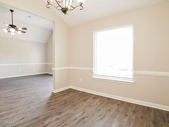4th image of 7169 Greenbriar Dr