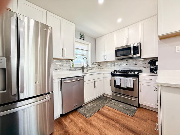 4th image of 9153 Laramie Ave