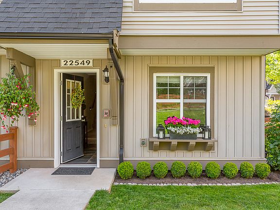 2nd image of 22549 NE Alder Crest Ln