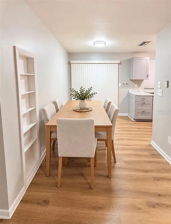 2 bed, 1.5 bath, 943 sqft, $1,600 — Photo 3