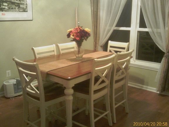 dining room off of kitchen