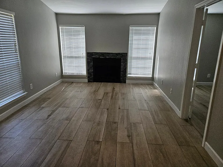 1467 Meadowood Village Dr — Photo 4