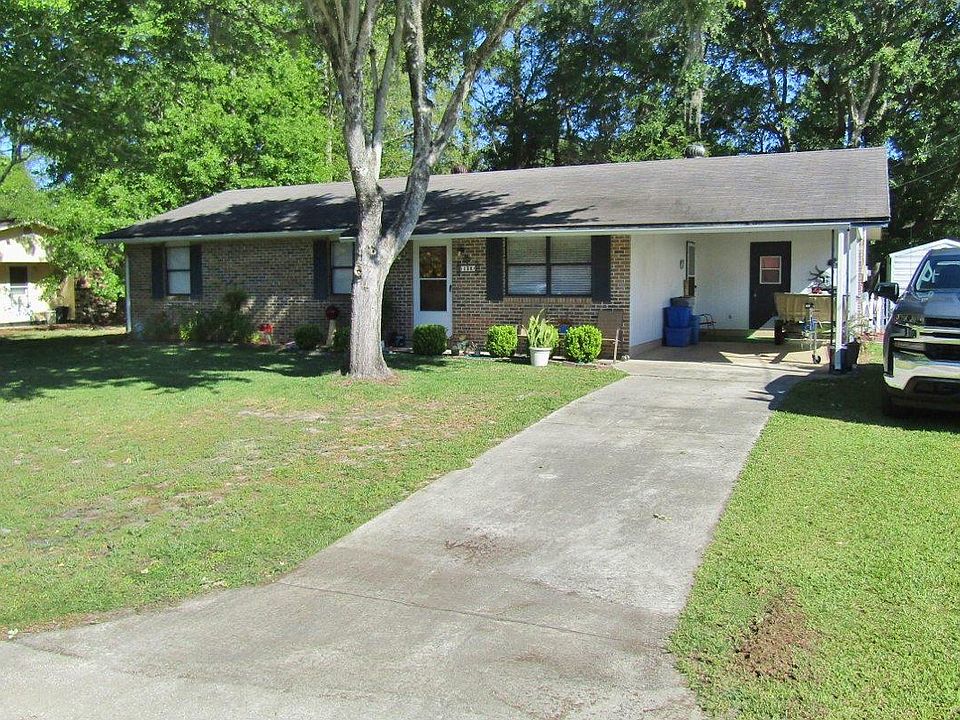 1st image of 135 SE Polk Ln