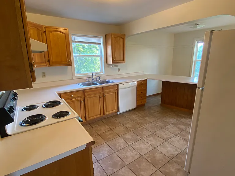 727 Stadium Dr #1 — Photo 2