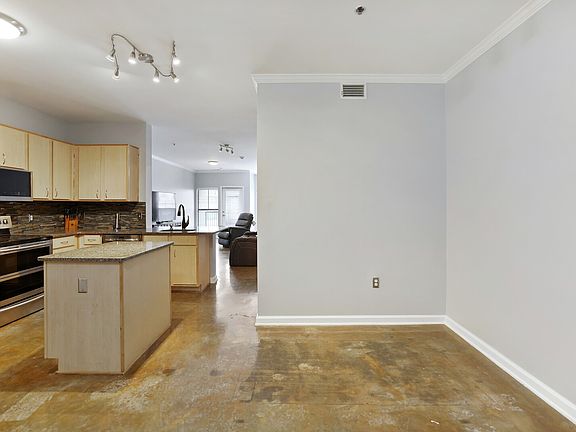 4th image of 1803 Broadway APT 611
