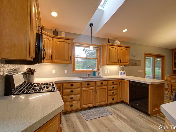 3rd image of 2042 Hayes St