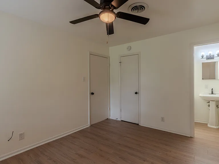 1402 Missouri Ave — Photo 11