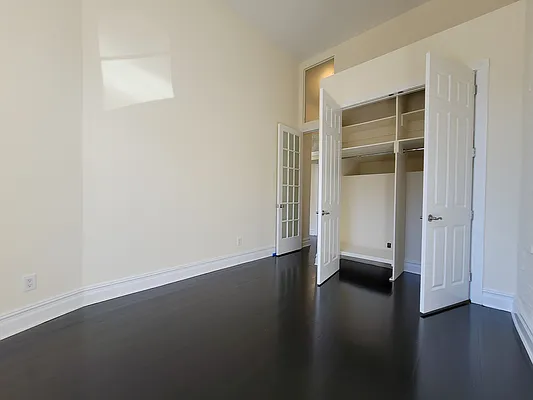 Rented by Julien Aractingi, LREB | media 9