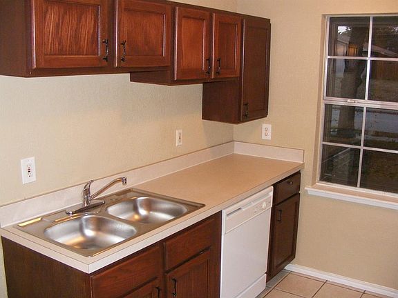 3rd image of 1126 Brownwood Dr