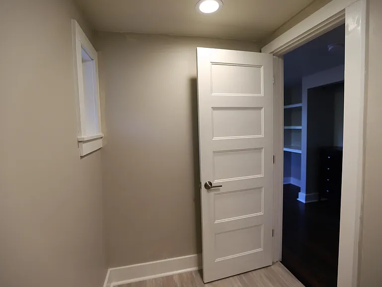 Bed 1 closet.