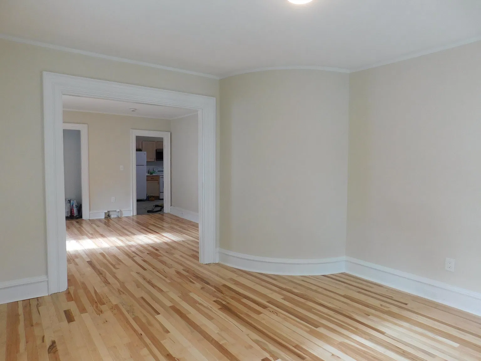 2 bed, 1100 sqft, $1,750 — Photo 4