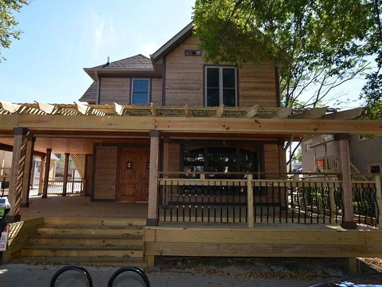416 E 4th St — Photo 15